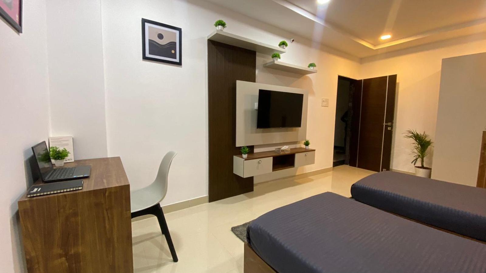 Housr 78 Madhapur Hitech City Near Yashoda Hospital Hyderabad Ngoại thất bức ảnh